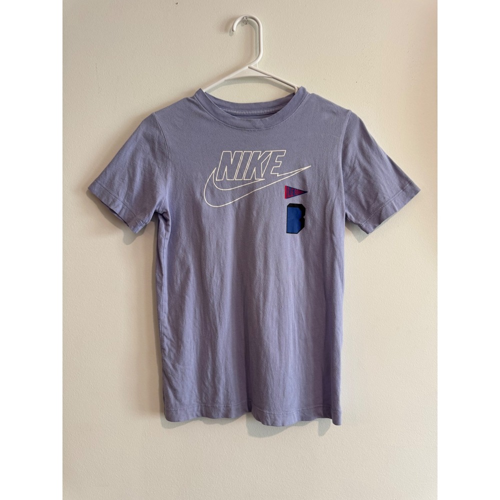 Nike Graphic Logo T-Shirt Kids Size Medium Purple Short Sleeve‎ Swoosh Tee